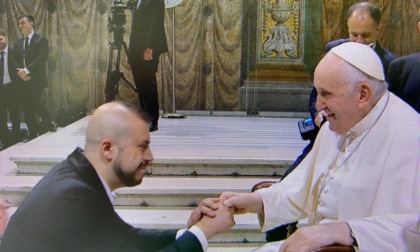 Il bergamasco Andrea Mastrovito è stato ricevuto dal Papa insieme ad altri 200 artisti da tutto il mondo