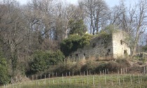 Bene il recupero del Castello dell'Allegrezza, ma non si trasformi il sentiero in una strada!