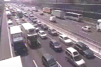 Veicolo in fiamme sull'A4 tra Capriate e Dalmine, traffico impazzito ...