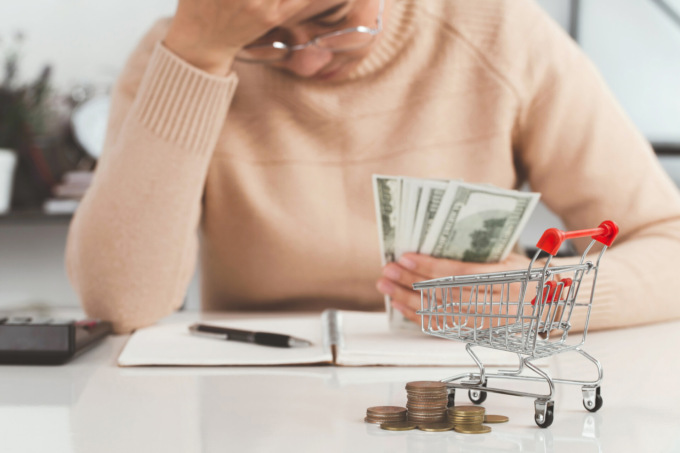 In un anno, l’inflazione in Bergamasca si è mangiata uno stipendio: 1.450 euro