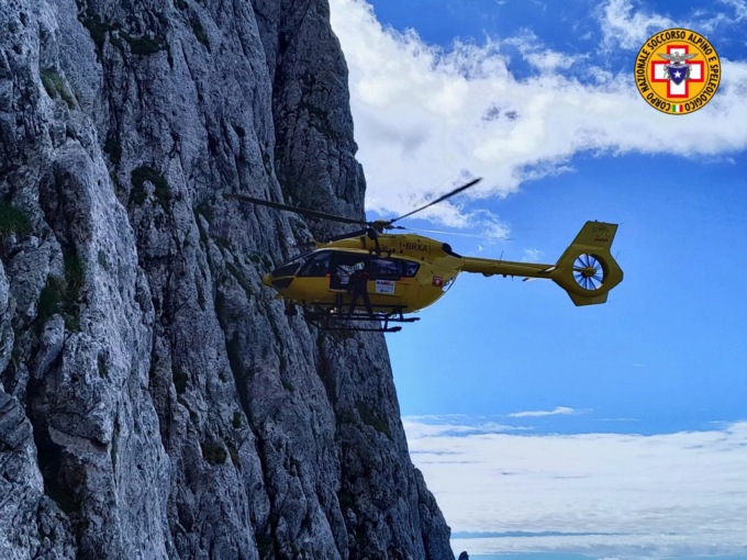 Cade sulla Presolana, alpinista recuperato dall’elisoccorso
