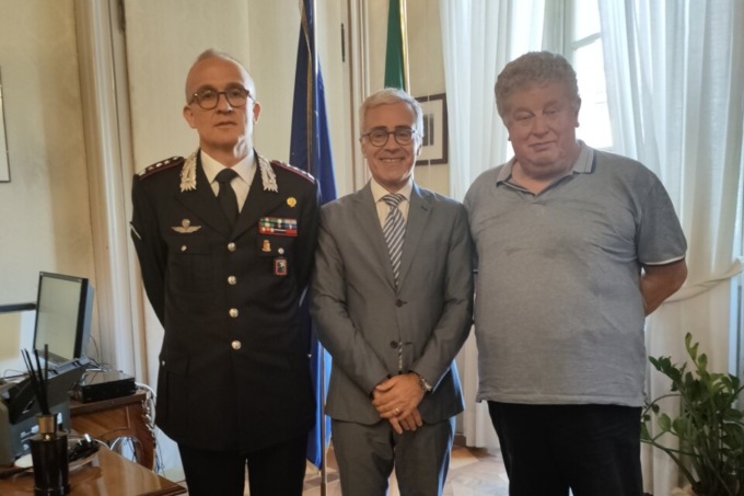 Nuova caserma per i carabinieri di Clusone: firmato il contratto in Prefettura