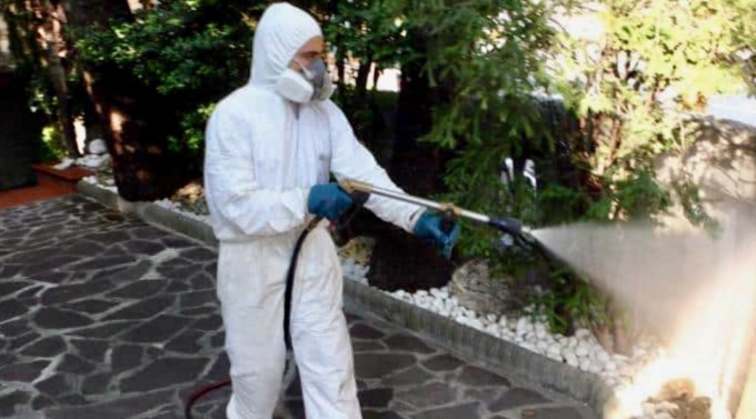 Treviolo, «ma com’è che ci sono così tanti scarafaggi e mosche?»
