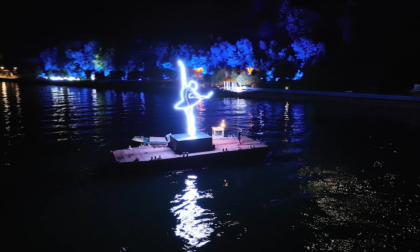 Festa delle luci a Montisola, Pistoletto e Bonelli illuminano d’immenso il Lago d’Iseo