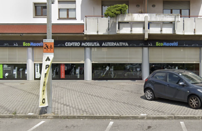Furto con spaccata al negozio “Ecomuoviti” di Treviglio: rubate bici per oltre 30mila euro