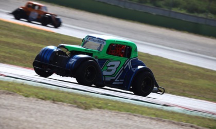 Legend Cars a Vallelunga: freni e pomelli non fermano la corsa di Fabiano e Luca Verdi all’American Festival of Rome