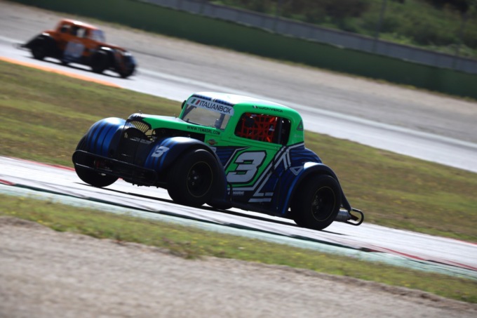 Legend Cars a Vallelunga: freni e pomelli non fermano la corsa di Fabiano e Luca Verdi all’American Festival of Rome