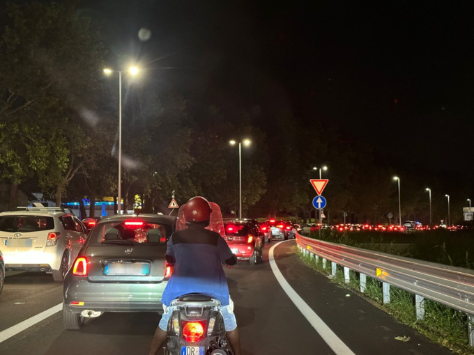 Delirio per la chiusura notturna del viadotto di Boccaleone: interviene la polizia locale