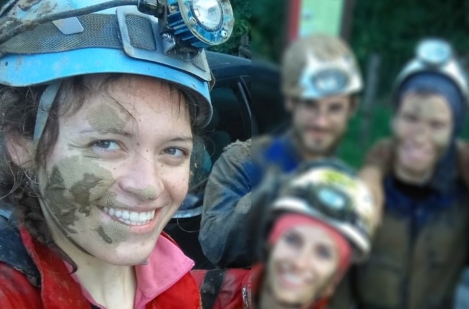 La speleologa Ottavia Piana è salva: alle 13.45 è uscita dalla grotta di Fonteno
