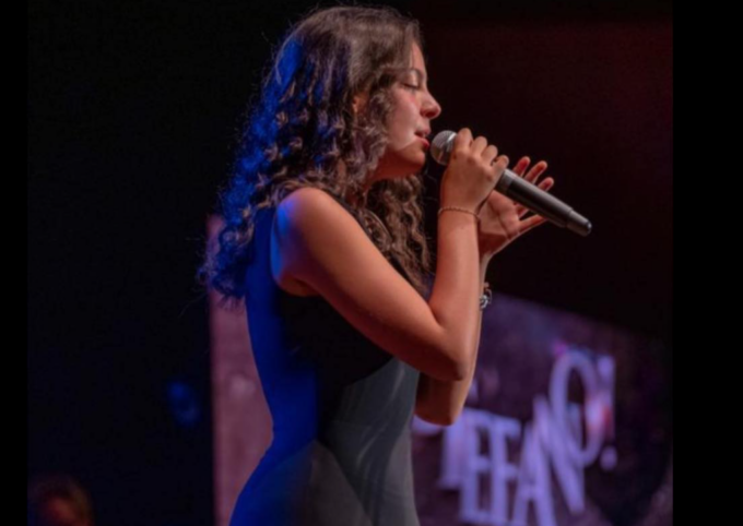 Paola Damiani di Ranica arriva seconda al concorso canoro “Un mare di stelle” di Arenzano