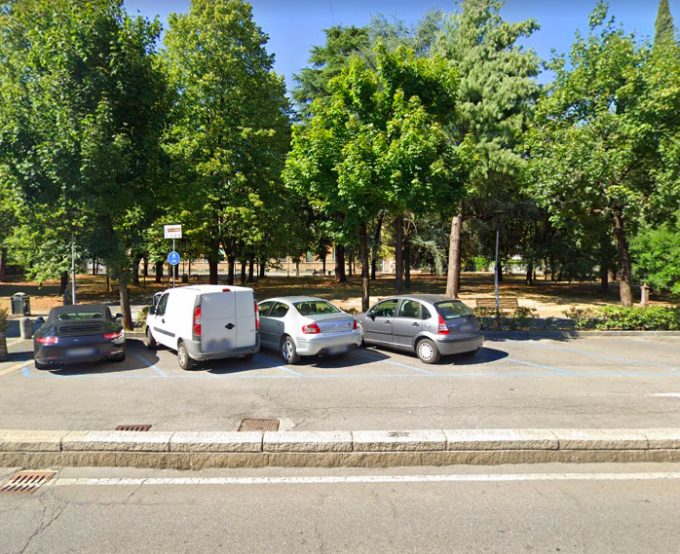 Divieto di sosta in via Dante a Seriate per i lavori di riqualificazione degli stalli