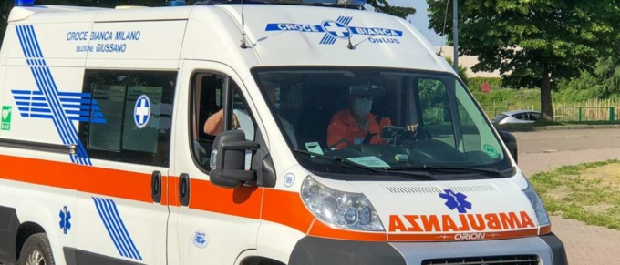 Danni all’ambulanza e minacce ai soccorritori: a Zingonia momenti di follia contro la Croce Bianca