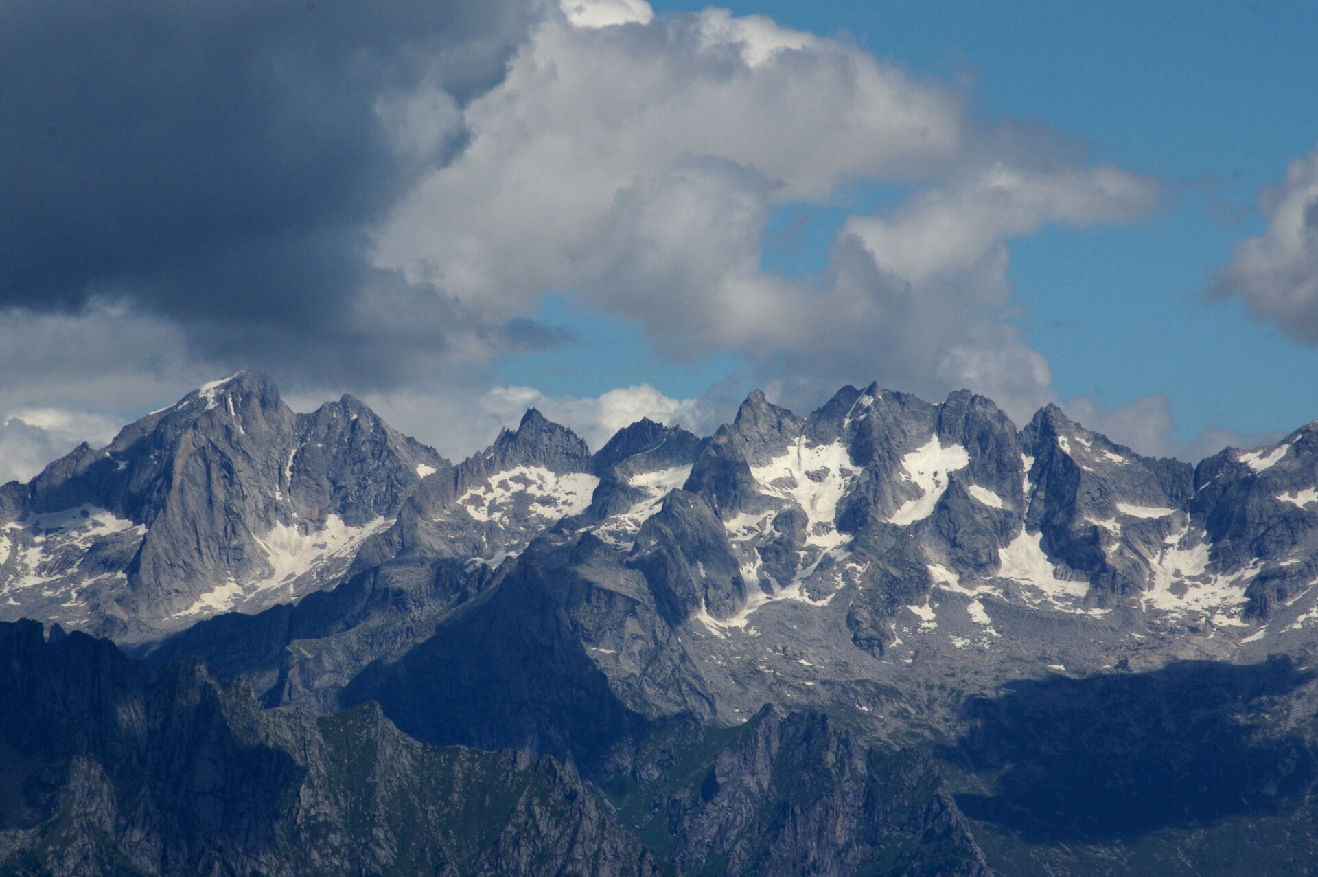 14 - Panorama verso la Valtellina