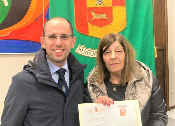 Ponte San Pietro dice addio alla “profe” Tiziana Caccianiga: «La porteremo nel cuore»