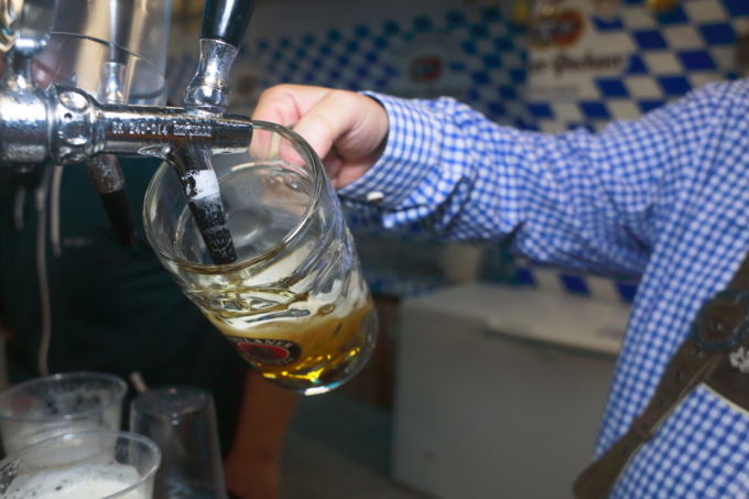 Boato improvviso e paura alla Fara, ma era solo un fusto di birra non depressurizzato