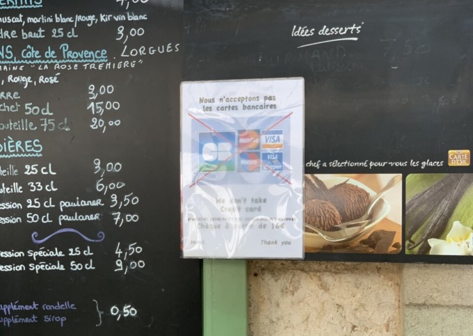 «Solo in Italia si rifiuta la carta? In Francia mi guardavano nel portafogli per cercare contanti…»