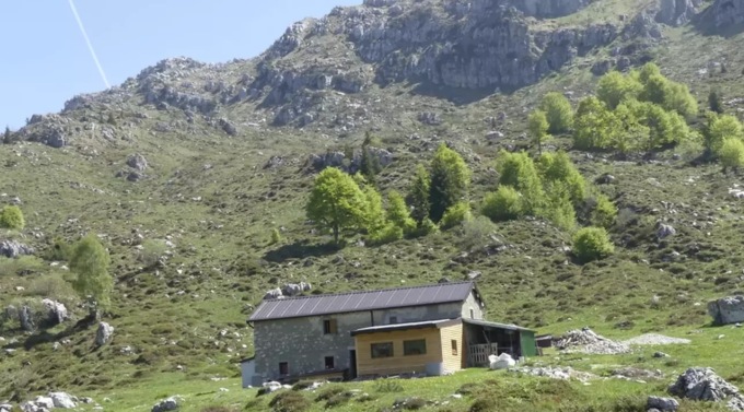 Si perdono mentre scendono dal rifugio Monte Alben, recuperati dal Soccorso Alpino
