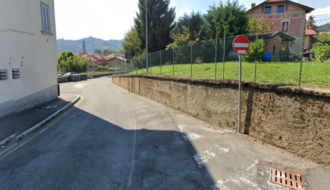 Monterosso, viaggia in scooter senza casco e finisce contro un muro: grave 47enne