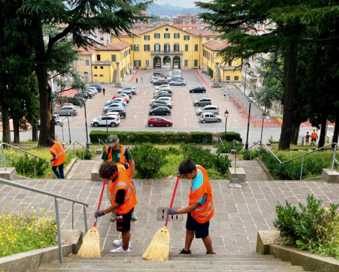 Ponte San Pietro, i ragazzi lustrano il paese (e fanno un record)