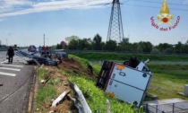 Un altro camion ribaltato, stavolta a Treviglio sulla Brebemi: ferito l'autista