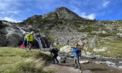 Al rifugio Curò con gambe artificiali: quattro escursionisti dimostrano che tutto è possibile