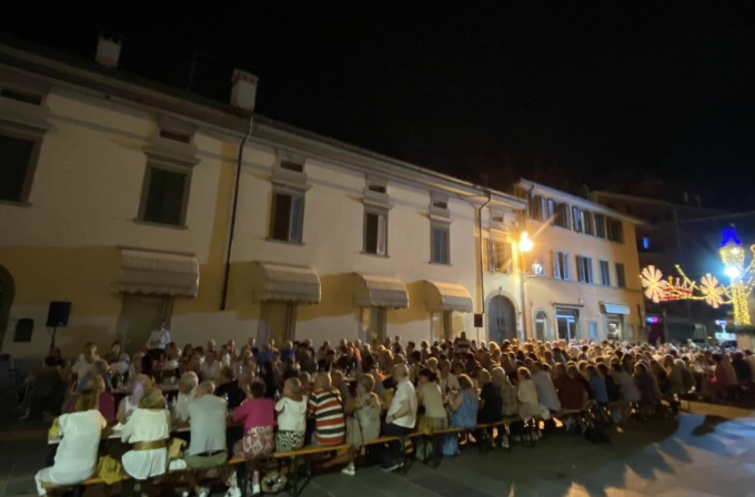 Grande partecipazione alla cena in Borgo Santa Caterina, ora è la volta dei fuochi
