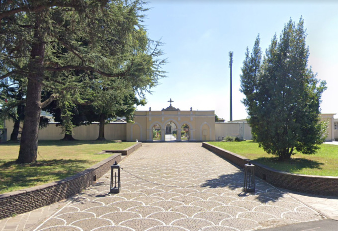 Furti al cimitero di Ranica, il parroco: «Fate attenzione alle persone di altra etnia»