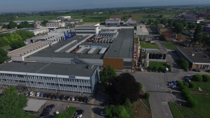 Caldo torrido in azienda: lavoratori in sciopero alla Exide Technologies di Romano