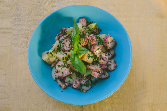 Al via la Sagra Terrona all’Edoné: friselle, caponatine, burrate e fritture