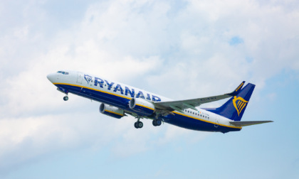 Volo atterra a Bergamo in ritardo di 7 ore: Ryanair dovrà risarcire una coppia per 500 euro