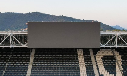 Montato il primo tabellone del nuovo Gewiss Stadium: è grande 70 metri quadrati!