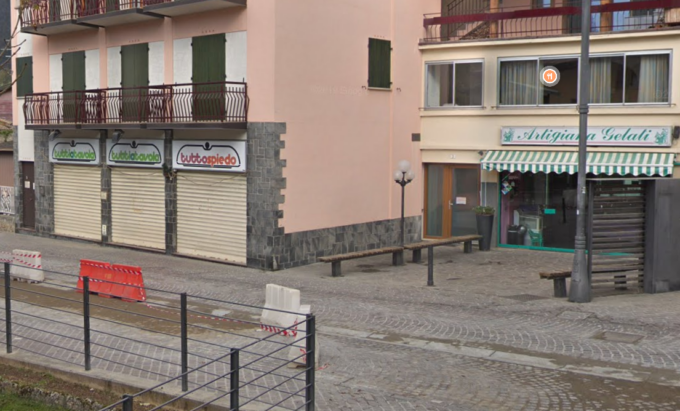 Aggredito fuori dalla gelateria a Castione: 19enne ricoverato al Papa Giovanni