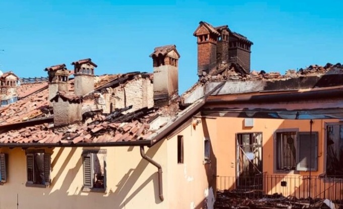 Via Moroni, aperto un fascicolo per incendio colposo a carico di ignoti