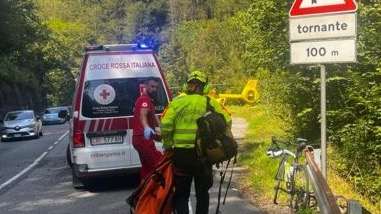 Val Taleggio, cade con la bici in un burrone: ciclista salvo per miracolo
