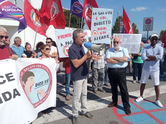 Presidio di Rifondazione Comunista-Unione popolare contro il “pronto soccorso a pagamento” di Zingonia
