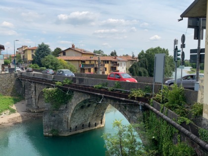 I bus non ci passano: niente senso unico alternato sul Ponte Marzio tra Gorle e Scanzorosciate