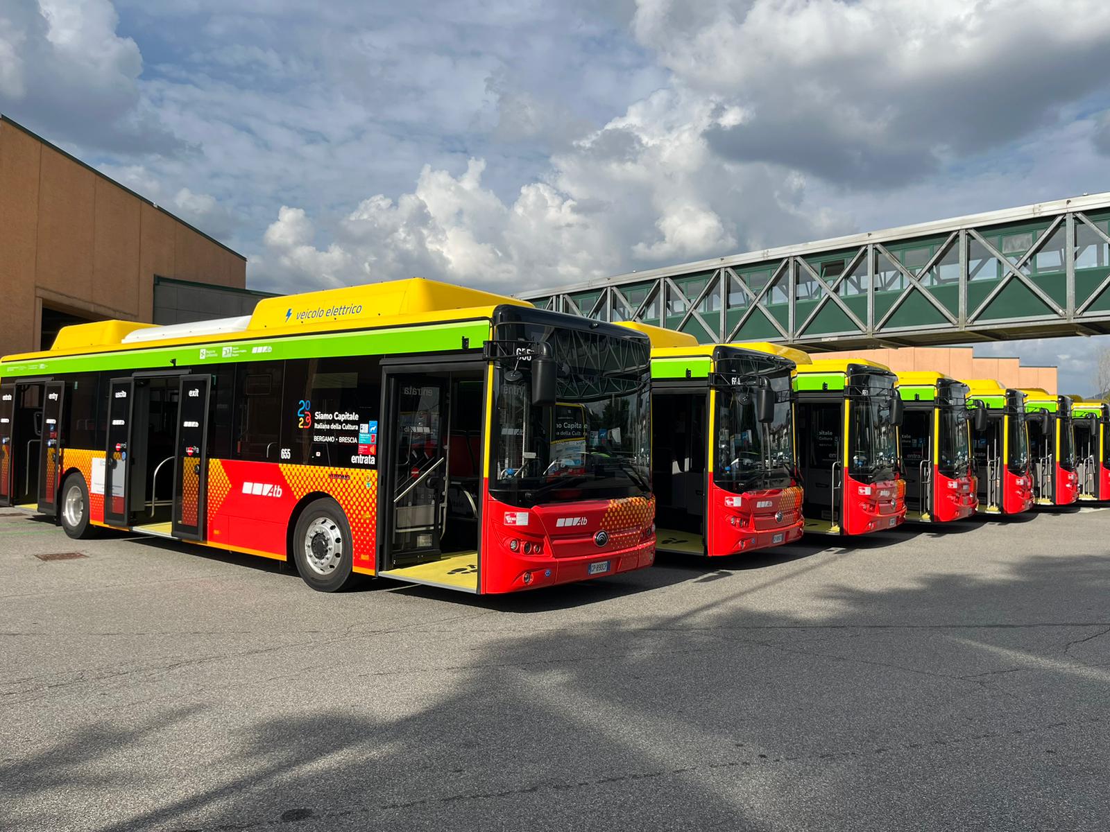 Bergamo: Dieci nuovi mezzi elettrici nella flotta di Atb. Obiettivo diesel  free entro il 2030 - Prima Bergamo