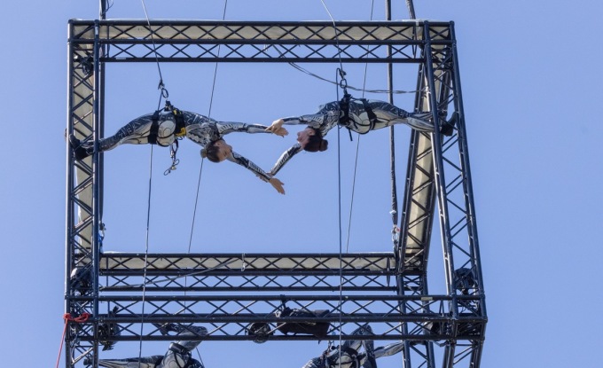 Un palco sospeso e una città “costruita” dai più piccoli: inaugura “Che spettacolo festival!”