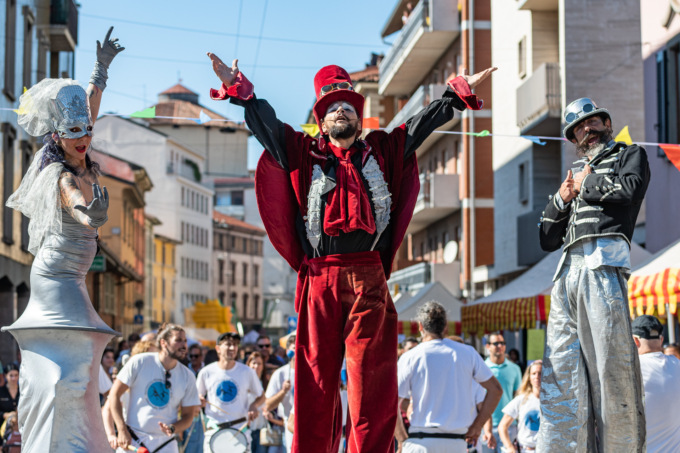 Torna la Festa del Borgo (Palazzo), appuntamento con i commercianti e il Buskers Festival
