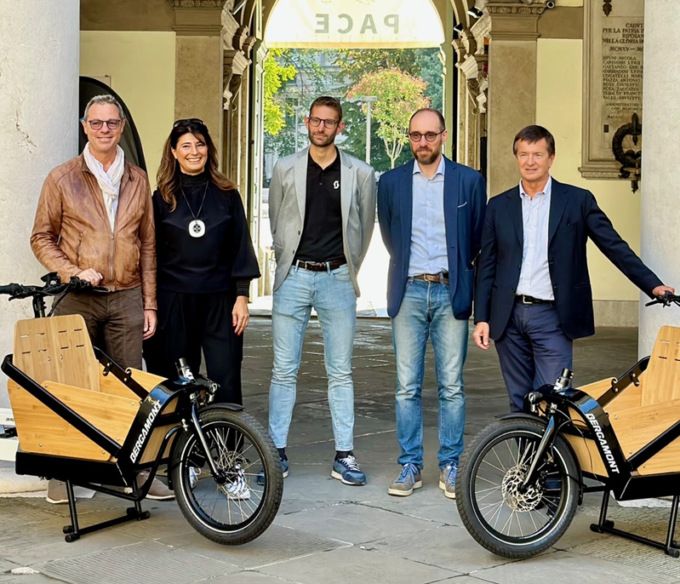 Consegnate le cargo e-bike al Comune di Bergamo, vincitore dell’Urban Award 2022