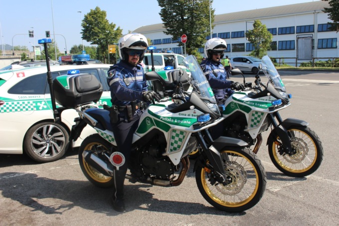 Due enduro e uno scooter per la Polizia di Seriate. Mezzi nuovi per garantire maggiore sicurezza
