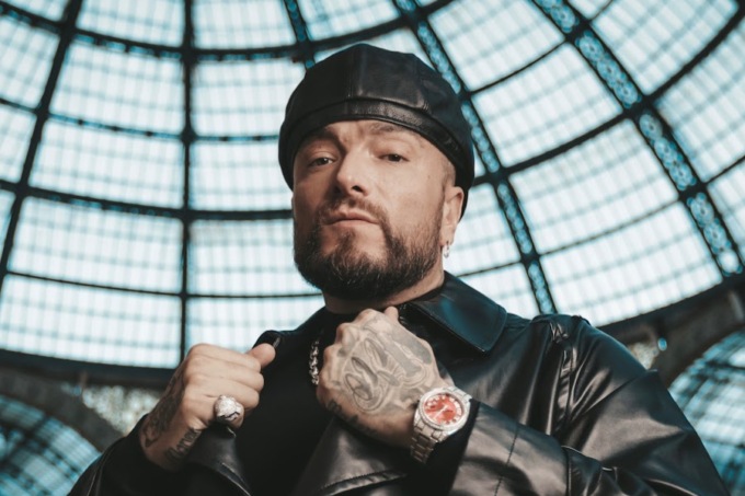 Guè inaugura il negozio Philipp Plein Sport: da Oriocenter passa la storia dell’urban
