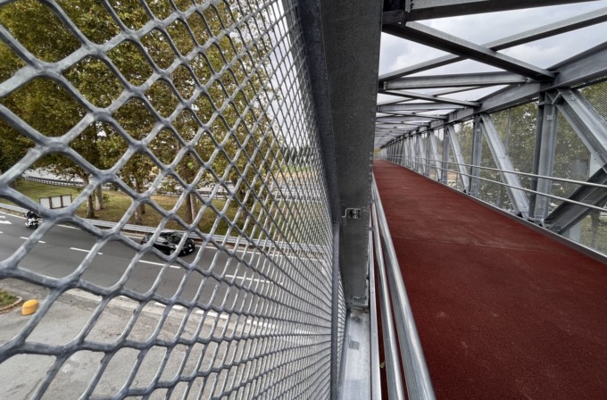 Rondò delle Valli, aperta la passerella ciclopedonale sopra la circonvallazione