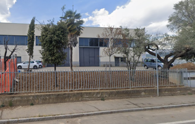 Ladri al magazzino Mediaworld di Treviolo: sfondano il portone, ma dietro ce n’è un altro blindato