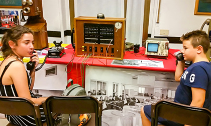 La mostra sulle telecomunicazioni al Centro Culturale San Bartolomeo, con apparecchi d'epoca funzionanti