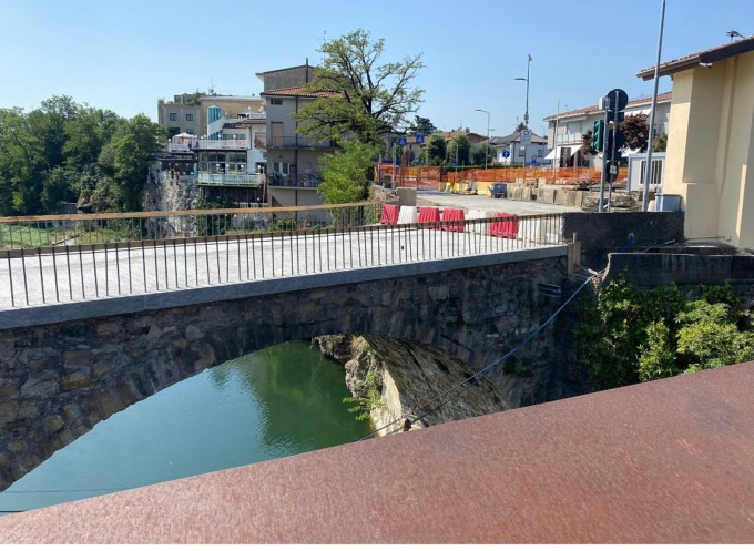«Dovreste vergognarvi»: rabbia e preoccupazione per il ponte di Gorle ancora chiuso
