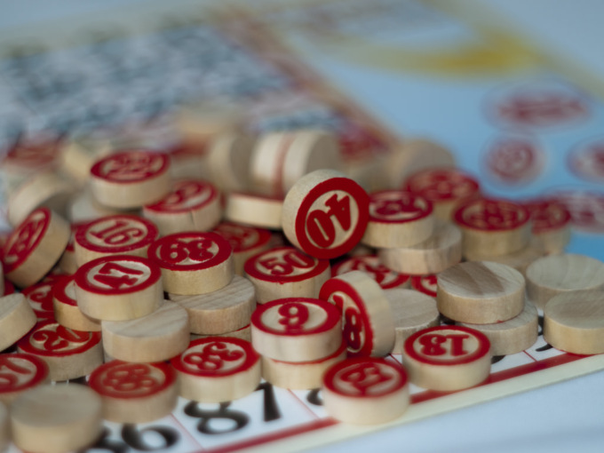 Tombola online, una 76enne di Bergamo vince un jackpot di 20mila euro