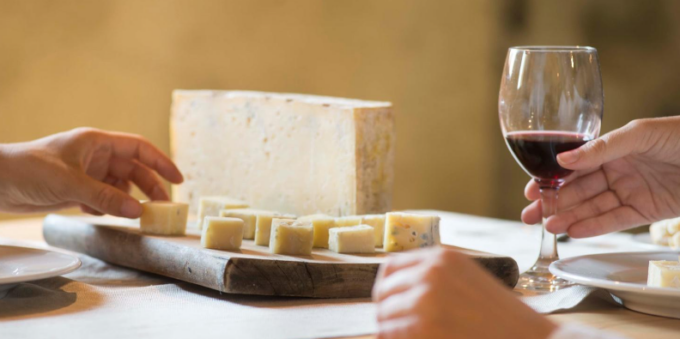 Alla scoperta di formaggi e storia locale con il Caseifici Open Day in Val Taleggio