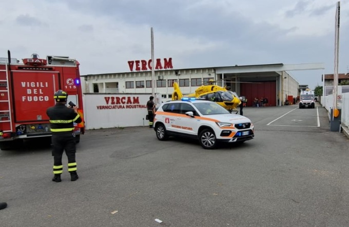 Donna investita da un muletto in un’azienda di Pontoglio: elisoccorso in azione da Bergamo