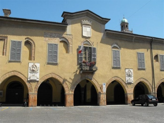 Incassavano contributi pubblici perché falsi poveri: denunciati due italiani e uno straniero a Caravaggio